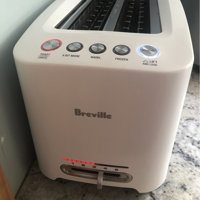 Breville lift & look touch outlet toaster